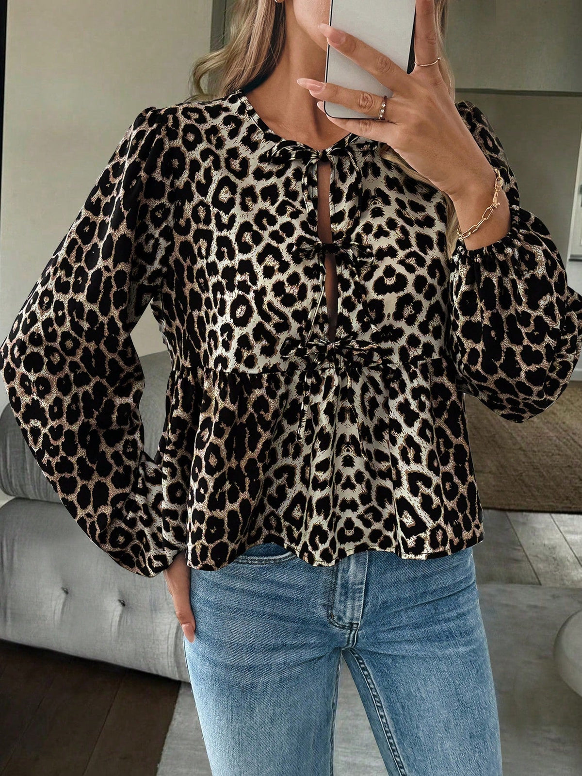 Lekka damska bluzka z wiązaniem i wzorem inspirowanym naturą - Leopard