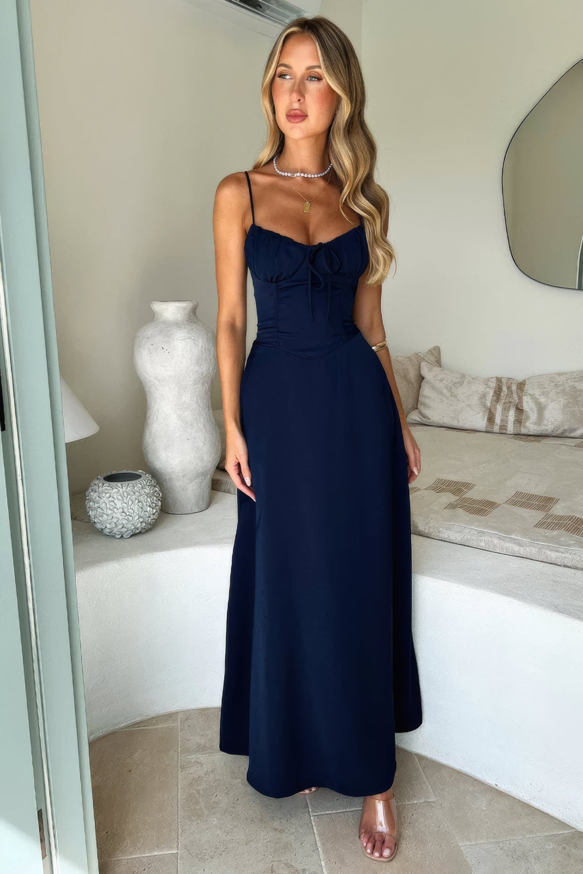 Elegancka letnia sukienka maxi z lekkiej tkaniny