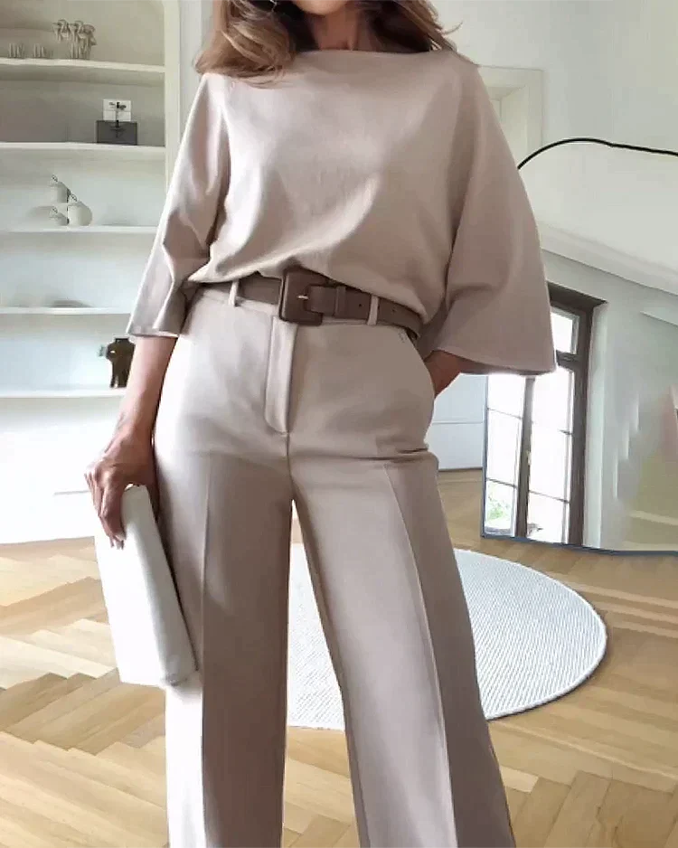 Elegancki damski komplet dwuczęściowy o nowoczesnym kroju