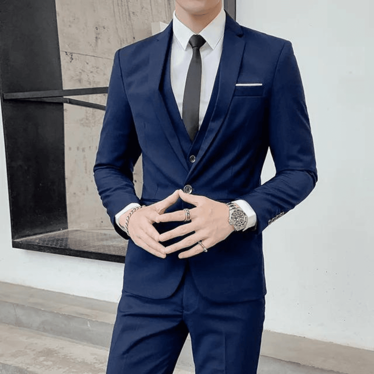 Męski garnitur formalny o klasycznym, eleganckim fasonie - Niebieski