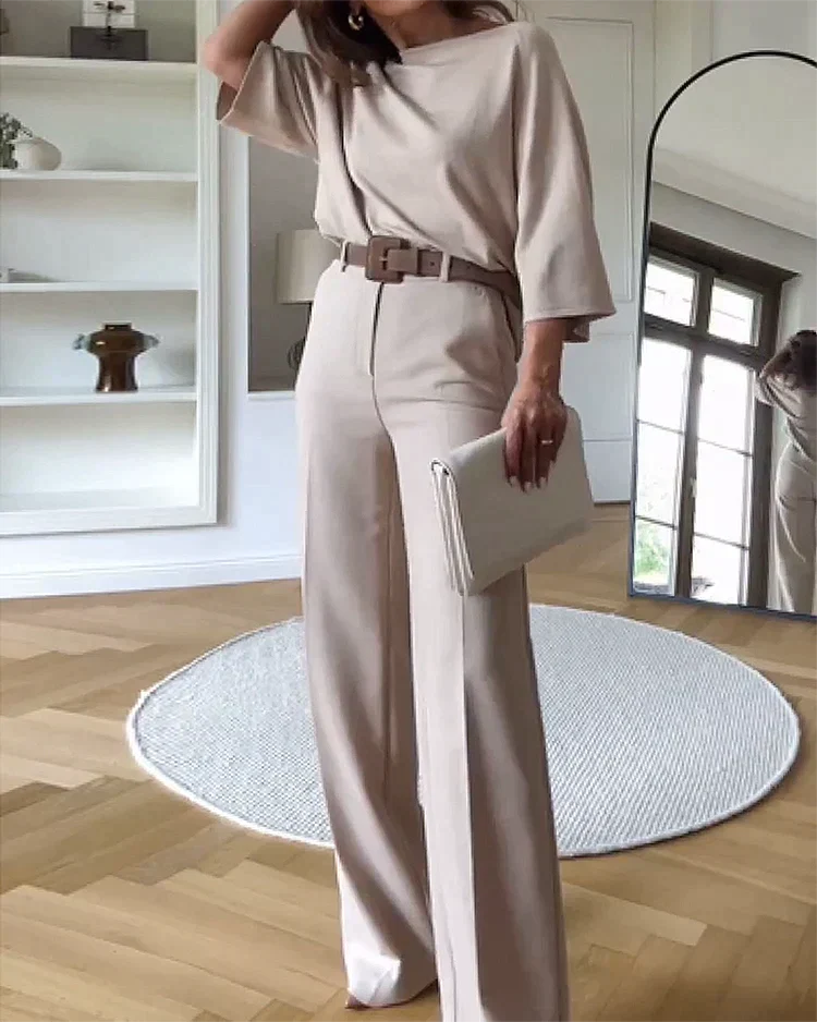 Elegancki damski komplet dwuczęściowy o nowoczesnym kroju