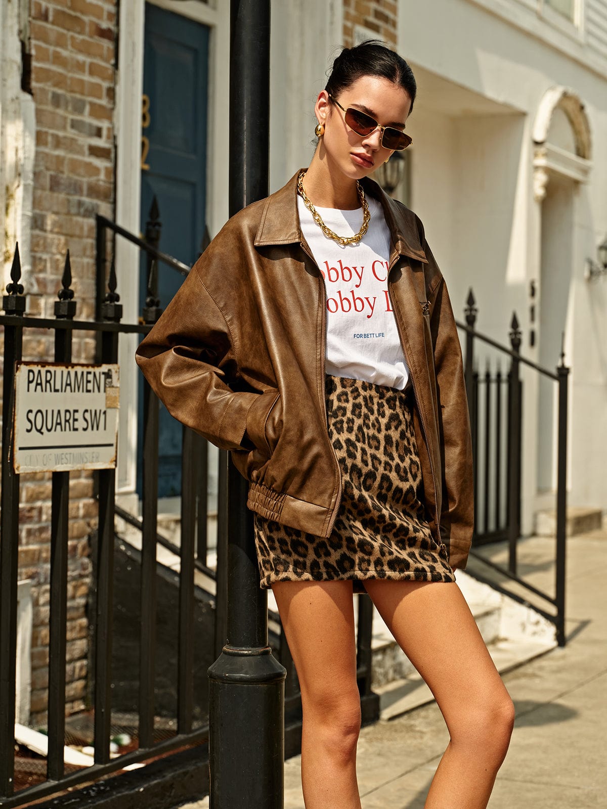 Oversize’owy zestaw streetwear z kurtką o skórzanym wykończeniu - Brązowy