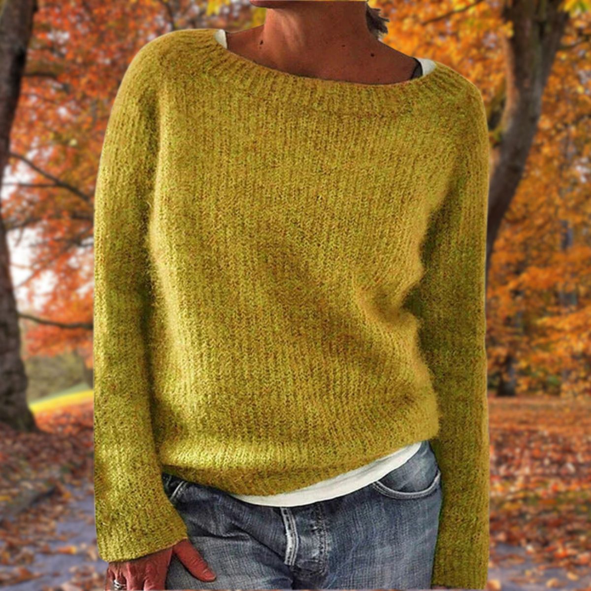 Damski sweter ze 100% wełny merino o klasycznym kroju - Żółty