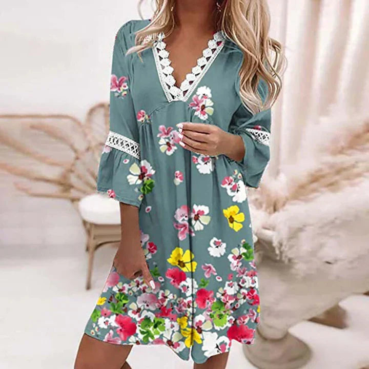 Krótka sukienka boho z haftami i dekoltem w serek - Ciemnozielony