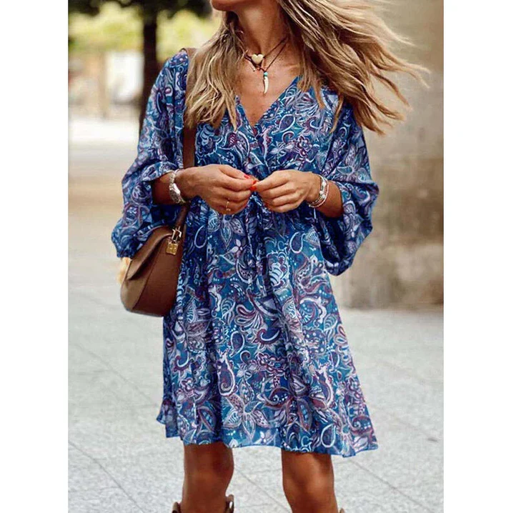 Krótka sukienka boho o luźnym kroju z długimi rękawami - Niebieski