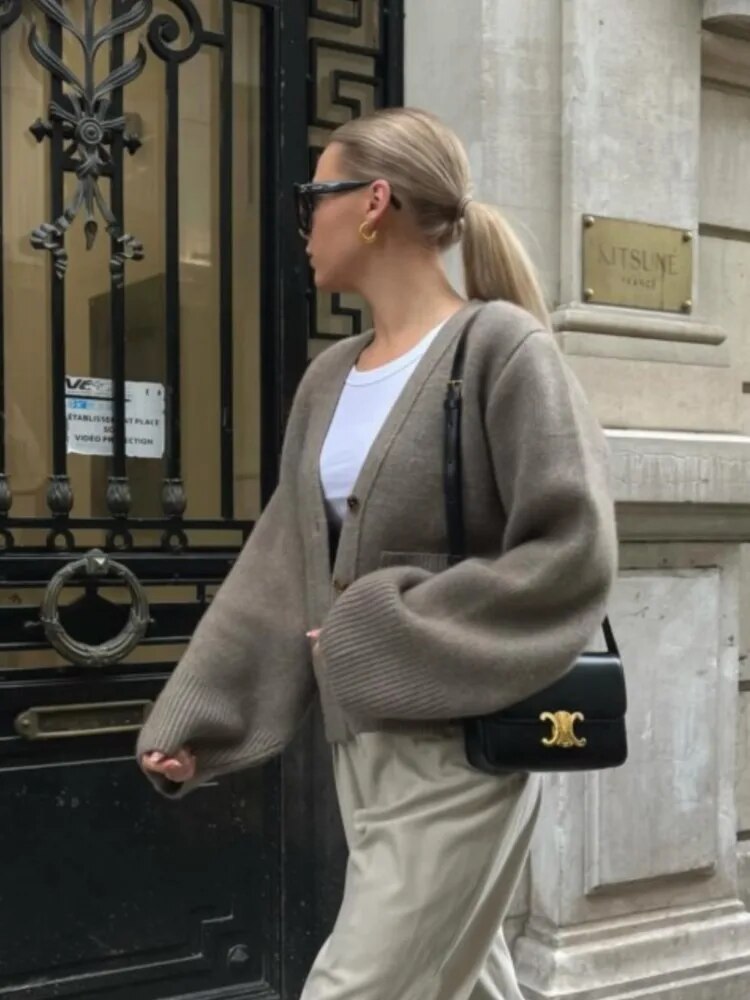 Damski sweter z miękkiej dzianiny o klasycznym kroju