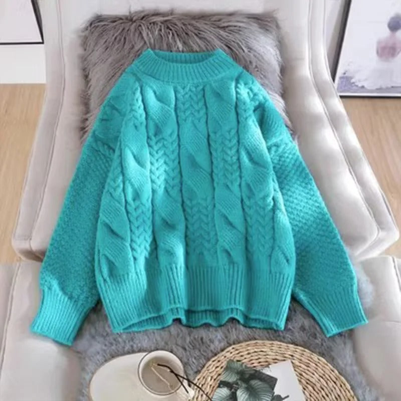 Gruby damski sweter o luźnym kroju i warkoczowym splocie - Niebieski