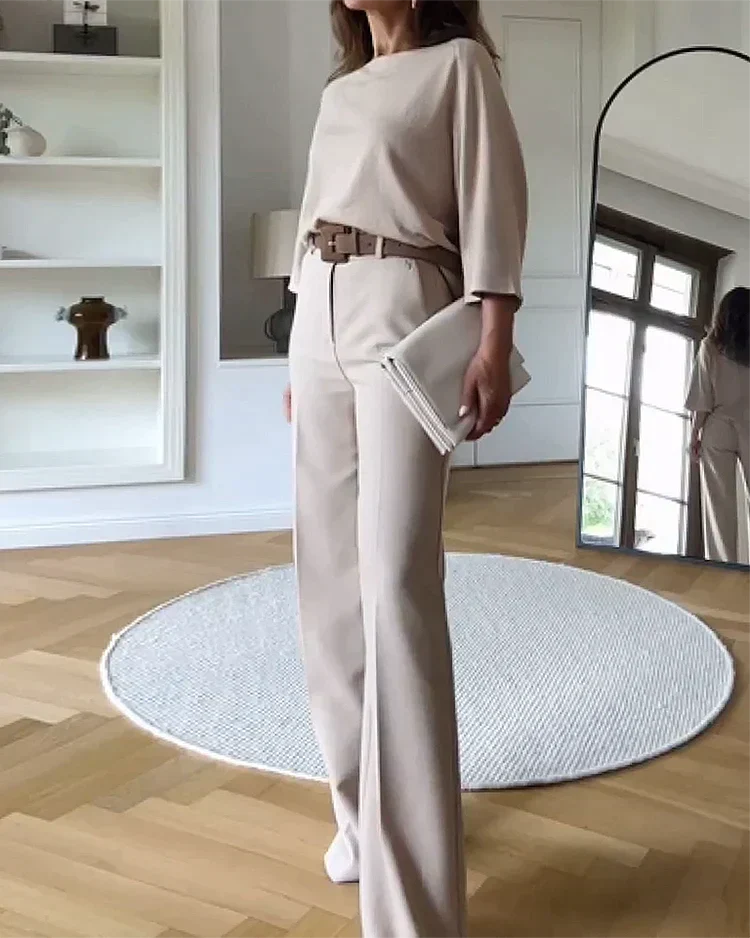 Elegancki damski komplet dwuczęściowy o nowoczesnym kroju
