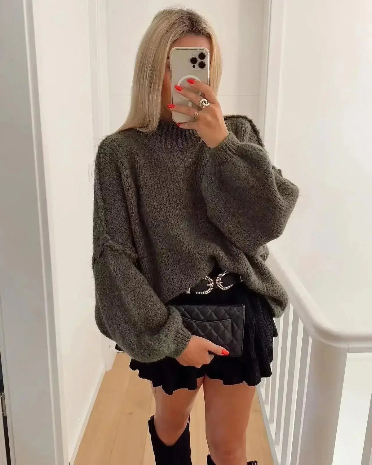 Damski sweter oversize z miękkiej dzianiny na jesień i zimę - Szary