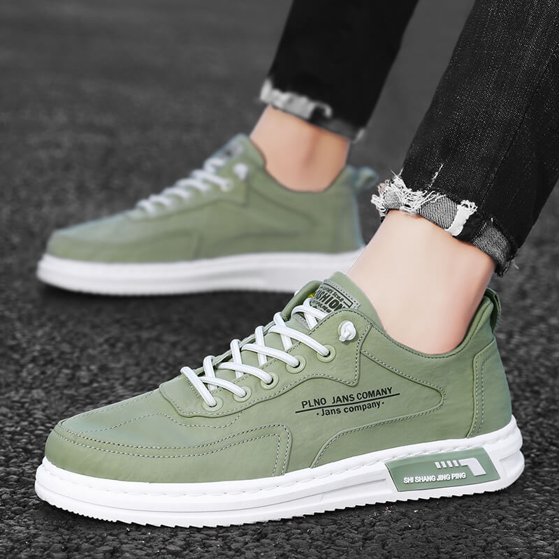 Miejskie sneakersy z elastyczną podeszwą i minimalistyczną cholewką